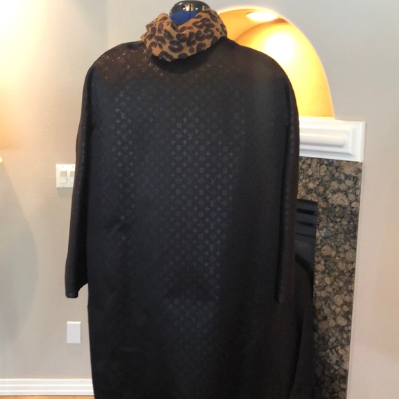 Authentic Louis Vuitton coat - Picture 14 of 16